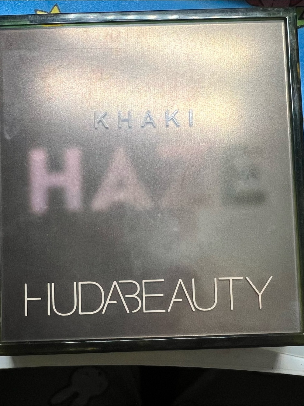 Huda Beauty Khaki haze 9 colour eyeshadow - Picture 5 of 6